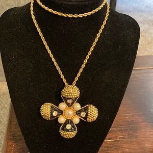 Premier design gold brooch / pendant